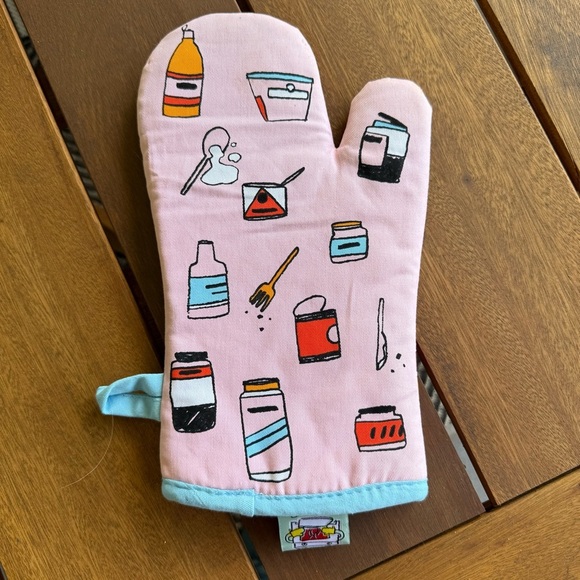 Blue Q Pink Oven Mitt with Humorous Design I Love Cooking NWOT - Picture 3 of 5